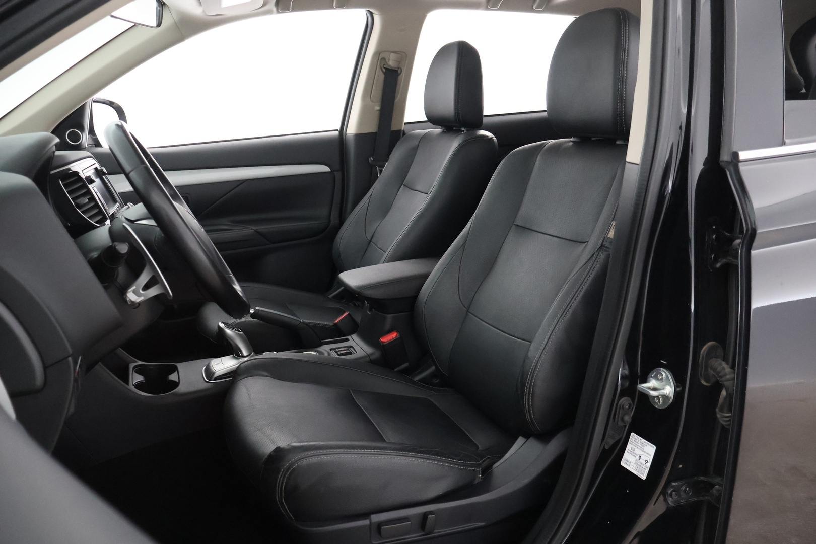 MITSUBISHI OUTLANDER PHEV 2015