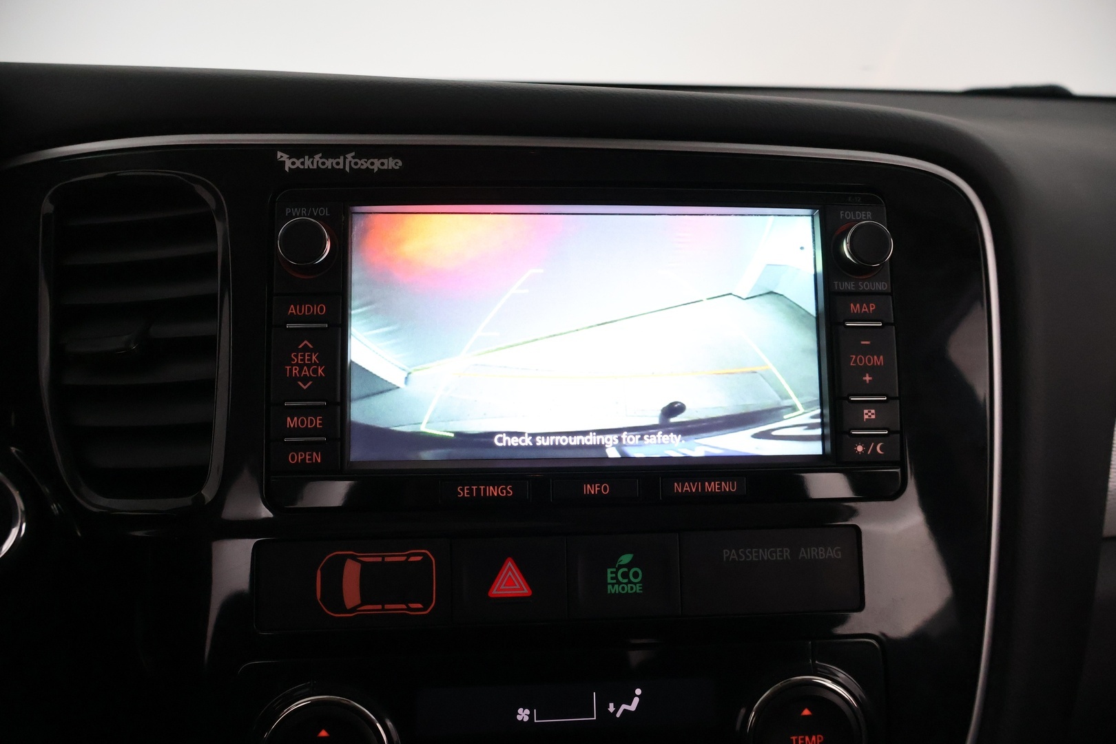 MITSUBISHI OUTLANDER PHEV 2015