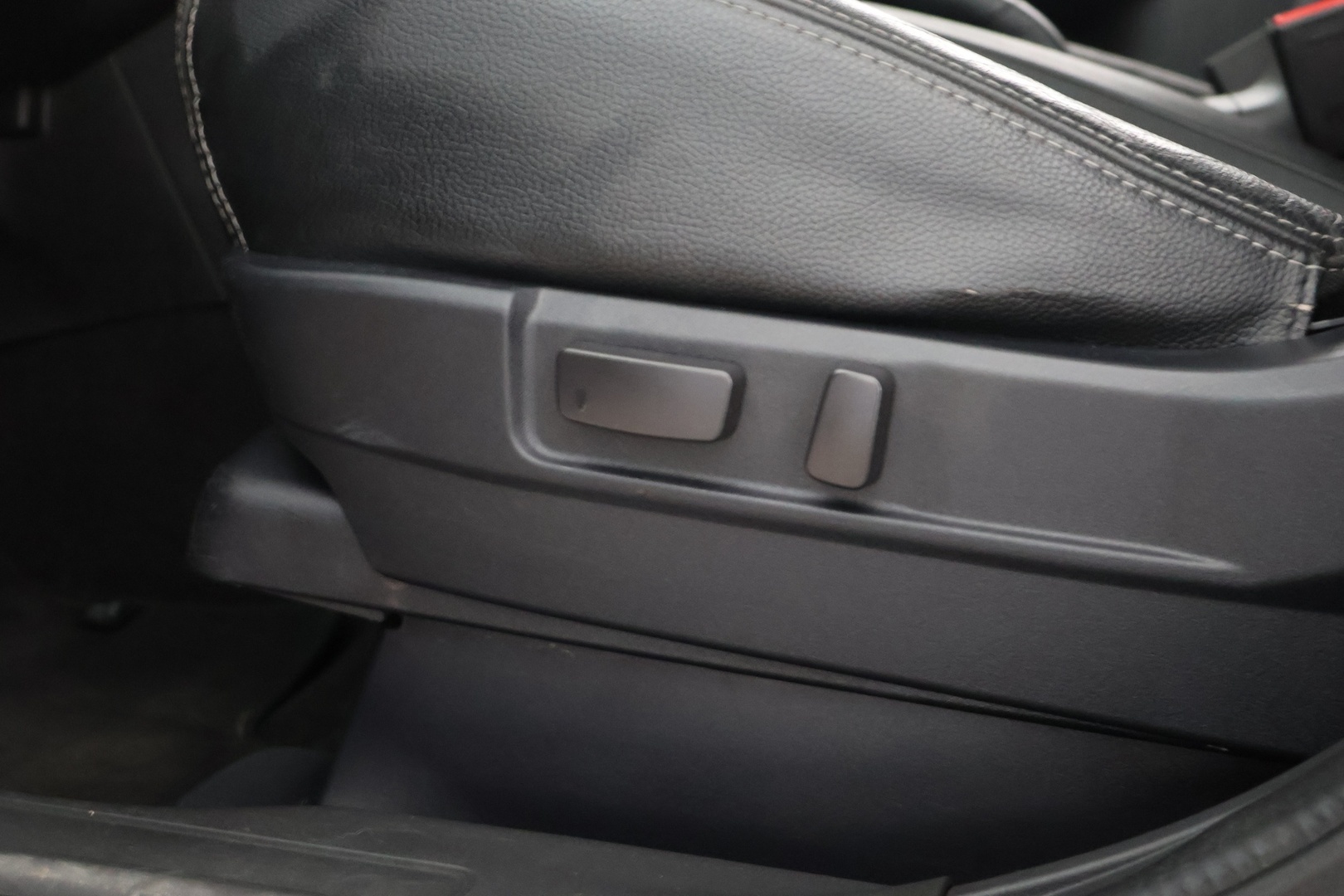 MITSUBISHI OUTLANDER PHEV 2015