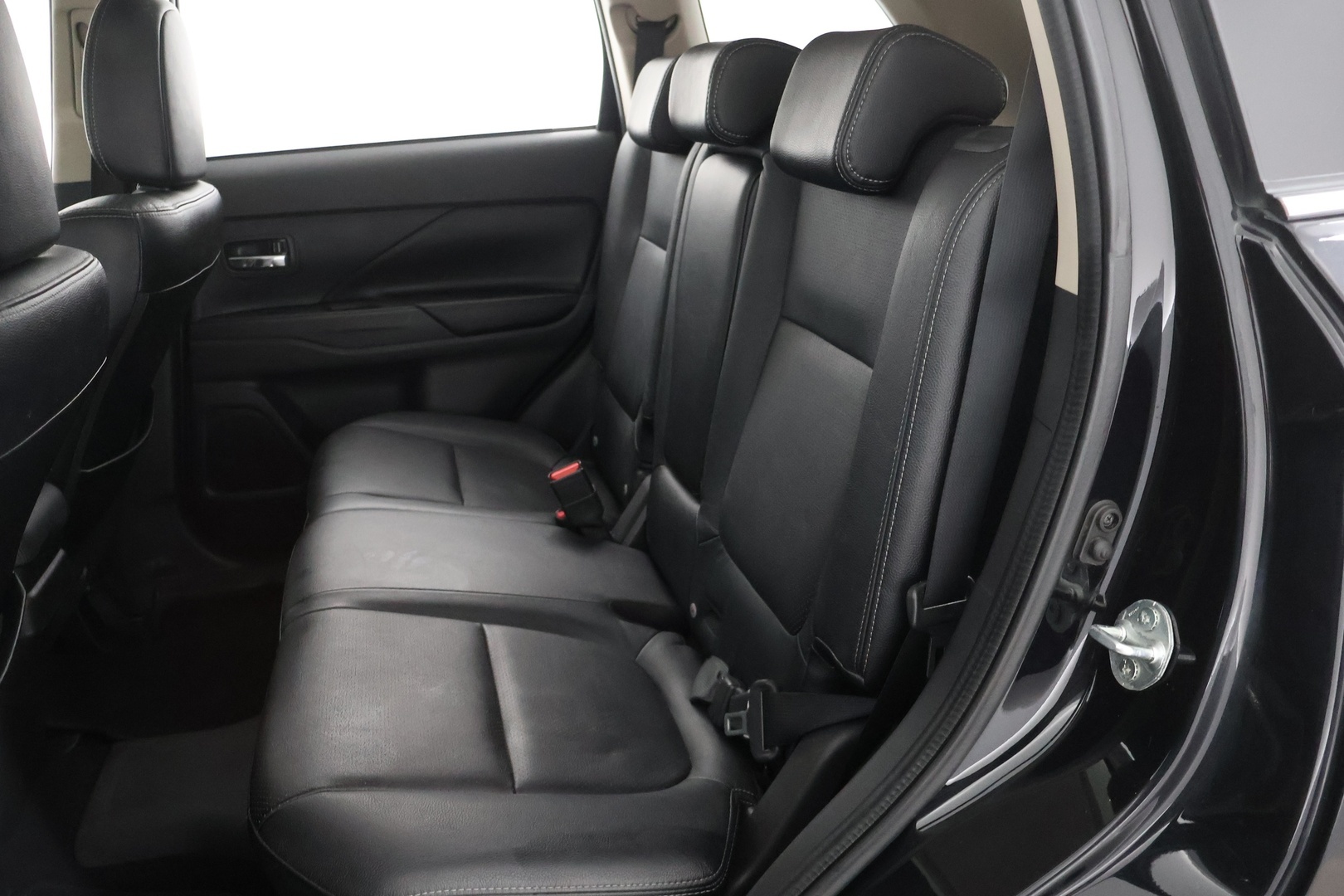 MITSUBISHI OUTLANDER PHEV 2015
