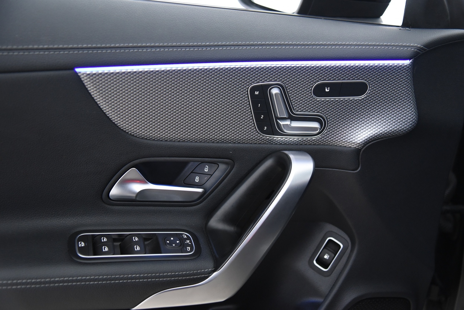 MERCEDES-BENZ CLA 2021