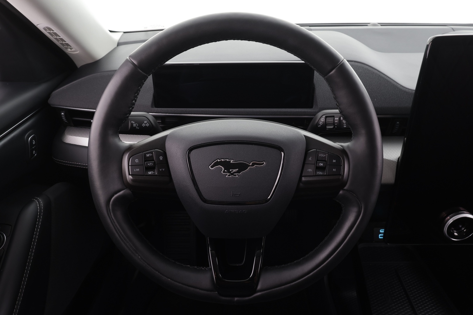 FORD MUSTANG MACH-E 2022