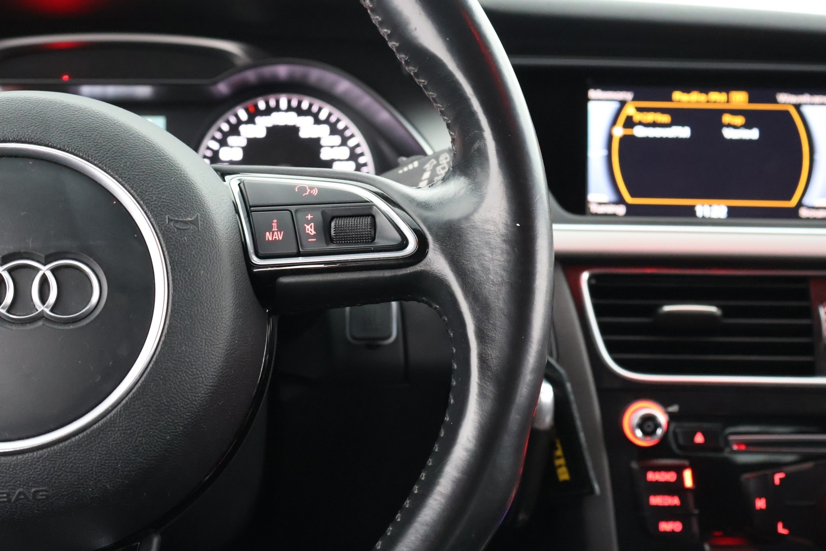 AUDI A4 allroad quattro 2014