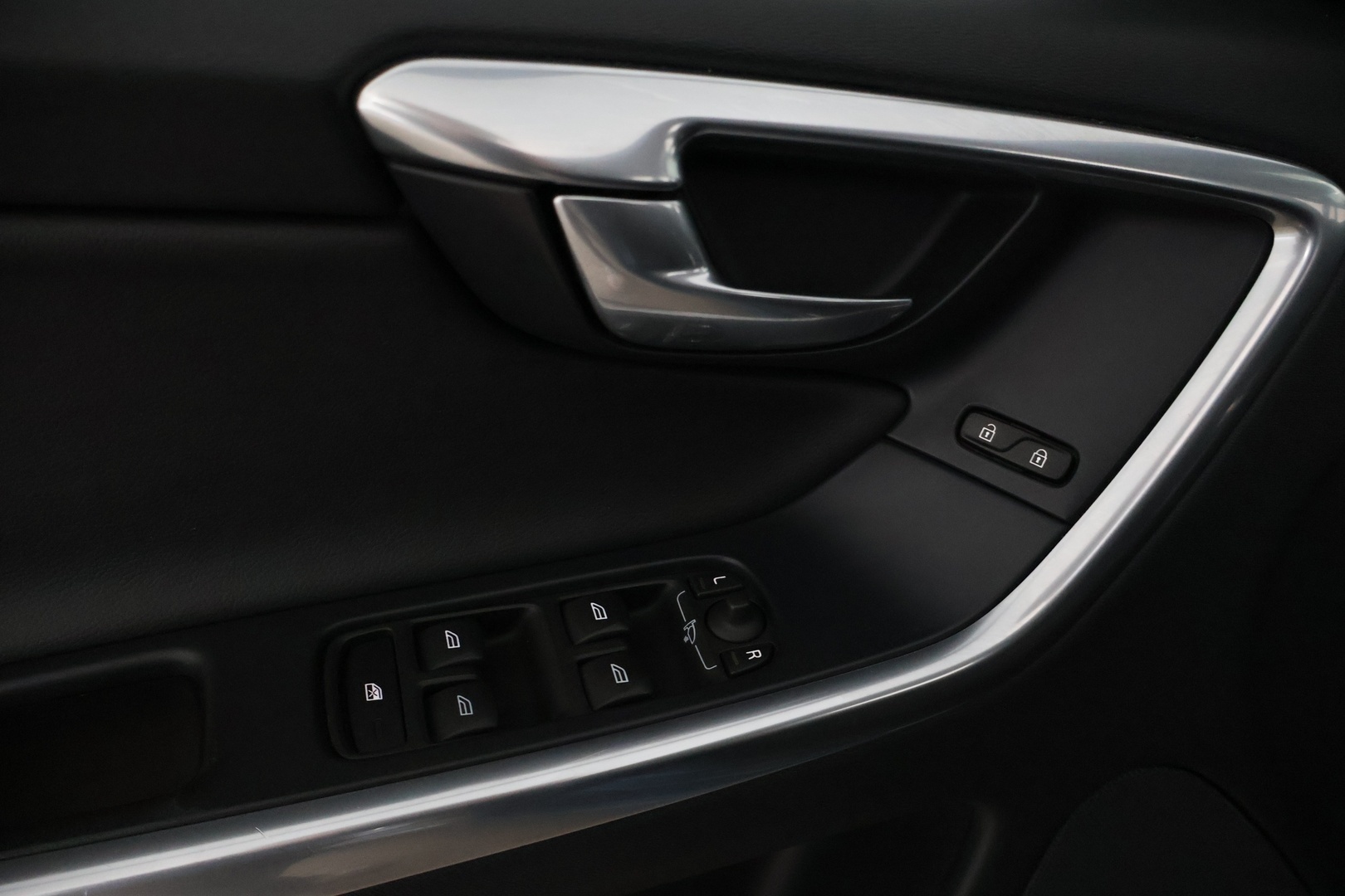 VOLVO XC60 2017