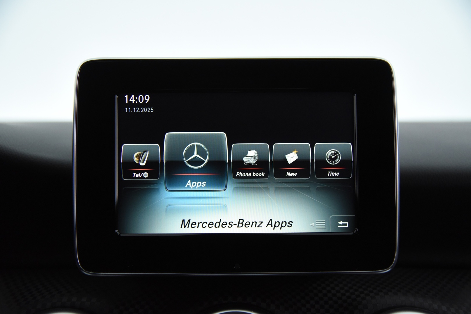 MERCEDES-BENZ A 2016