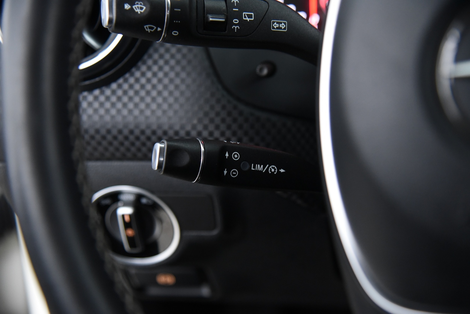 MERCEDES-BENZ A 2016