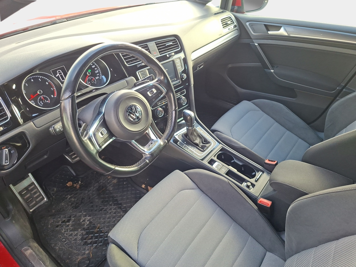 VOLKSWAGEN Golf 2016