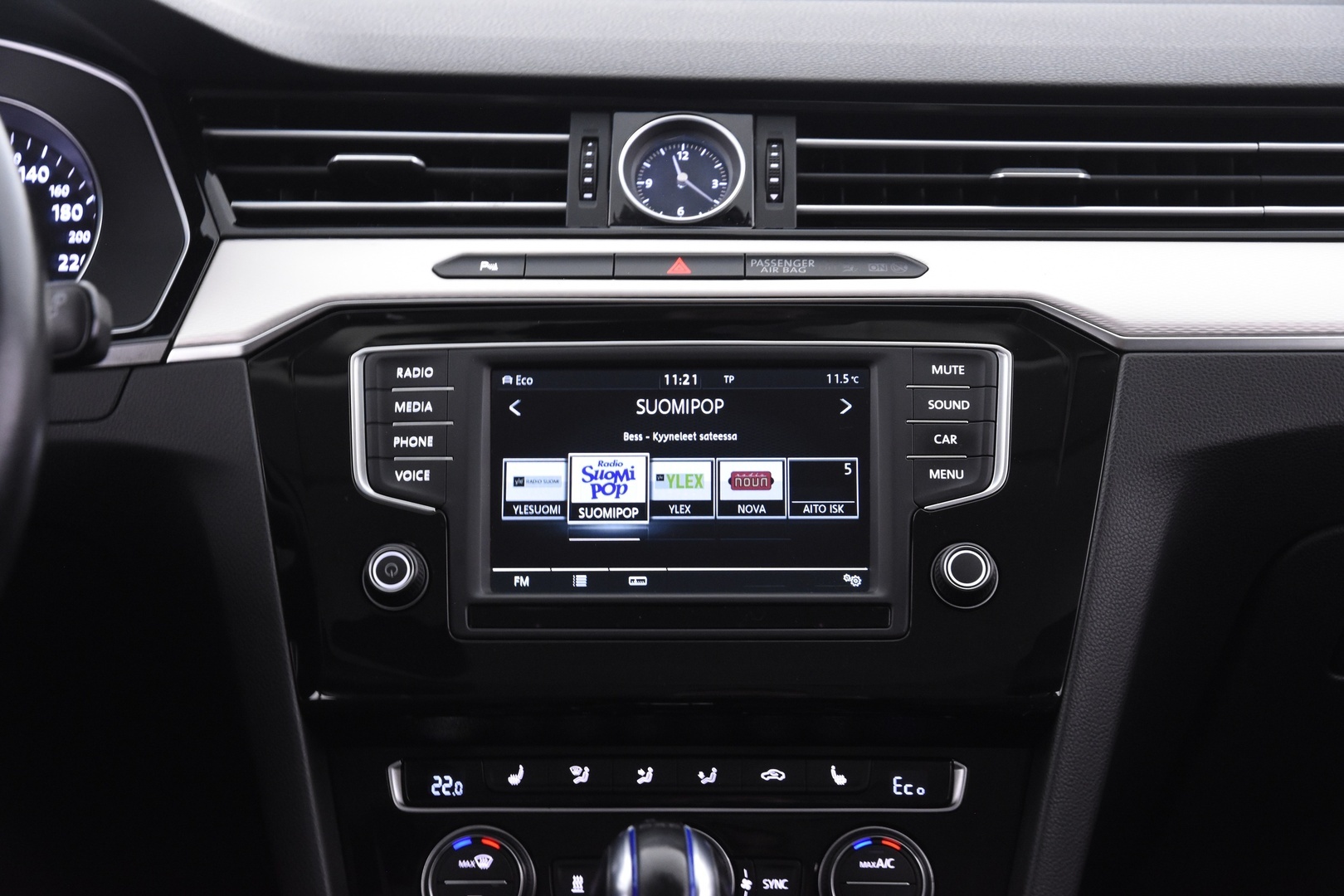 VOLKSWAGEN Passat 2016