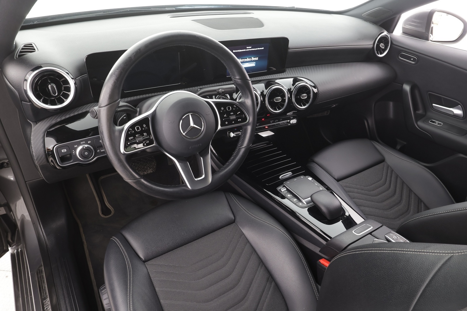 MERCEDES-BENZ A 2021