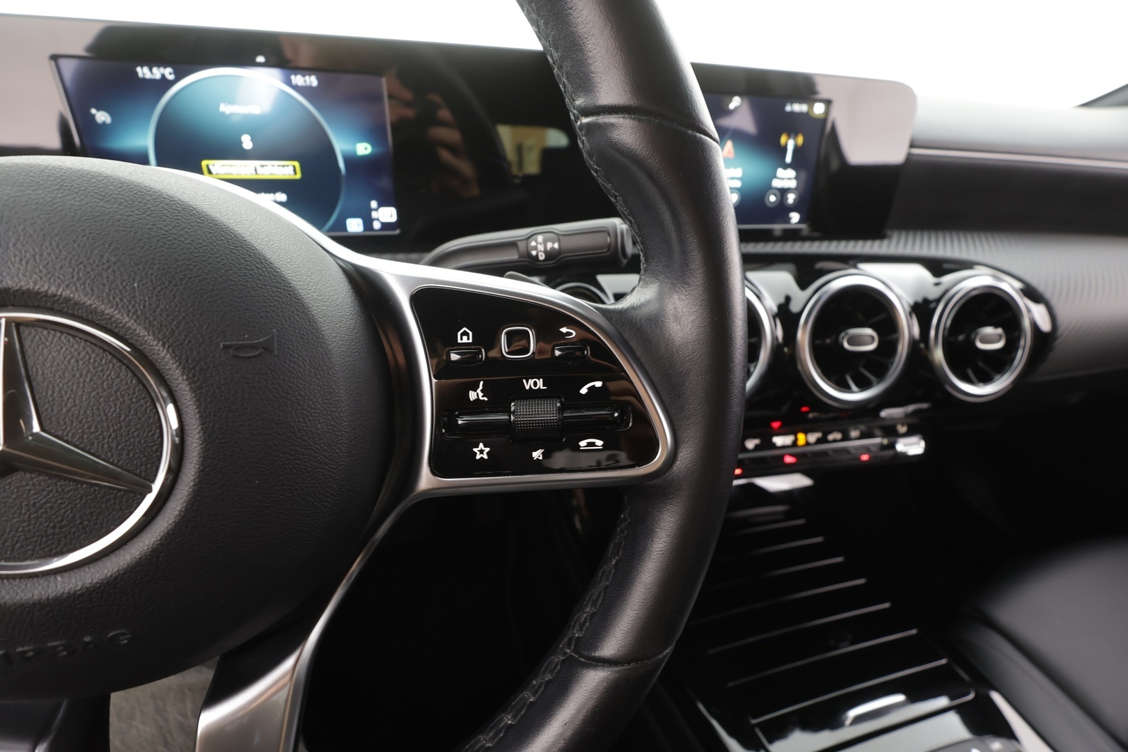 MERCEDES-BENZ A 2021
