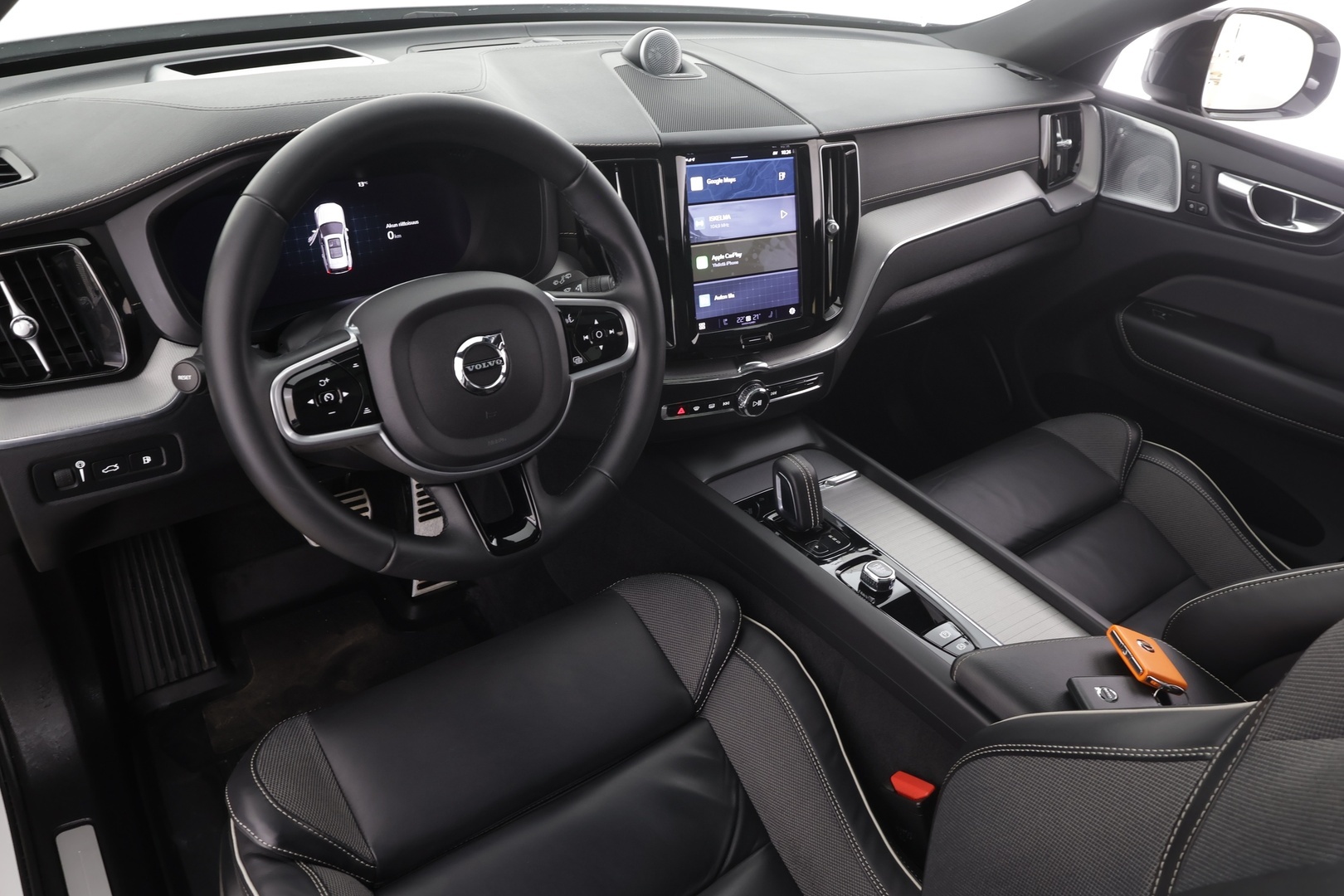 VOLVO XC60 2022
