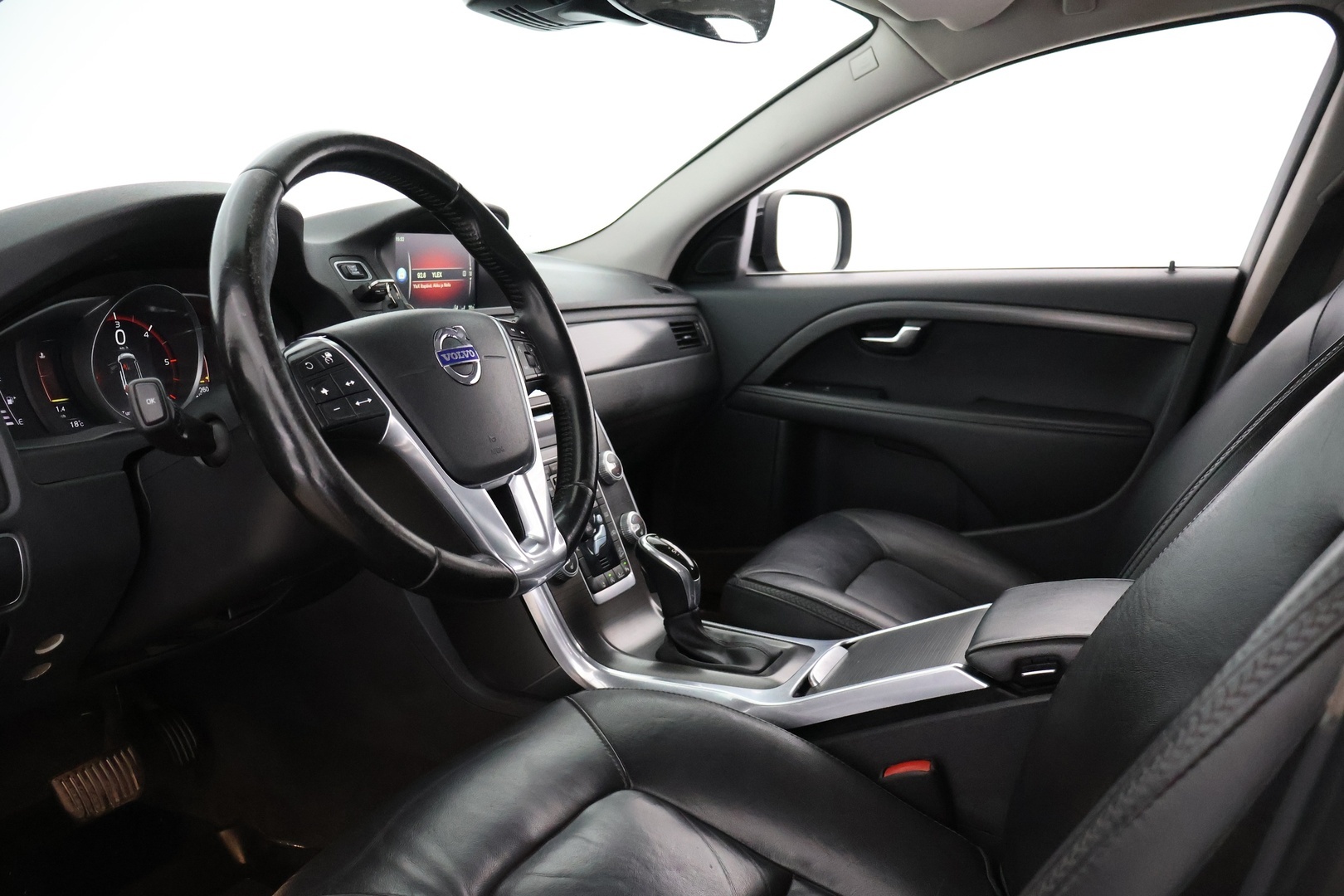 VOLVO XC70 2016
