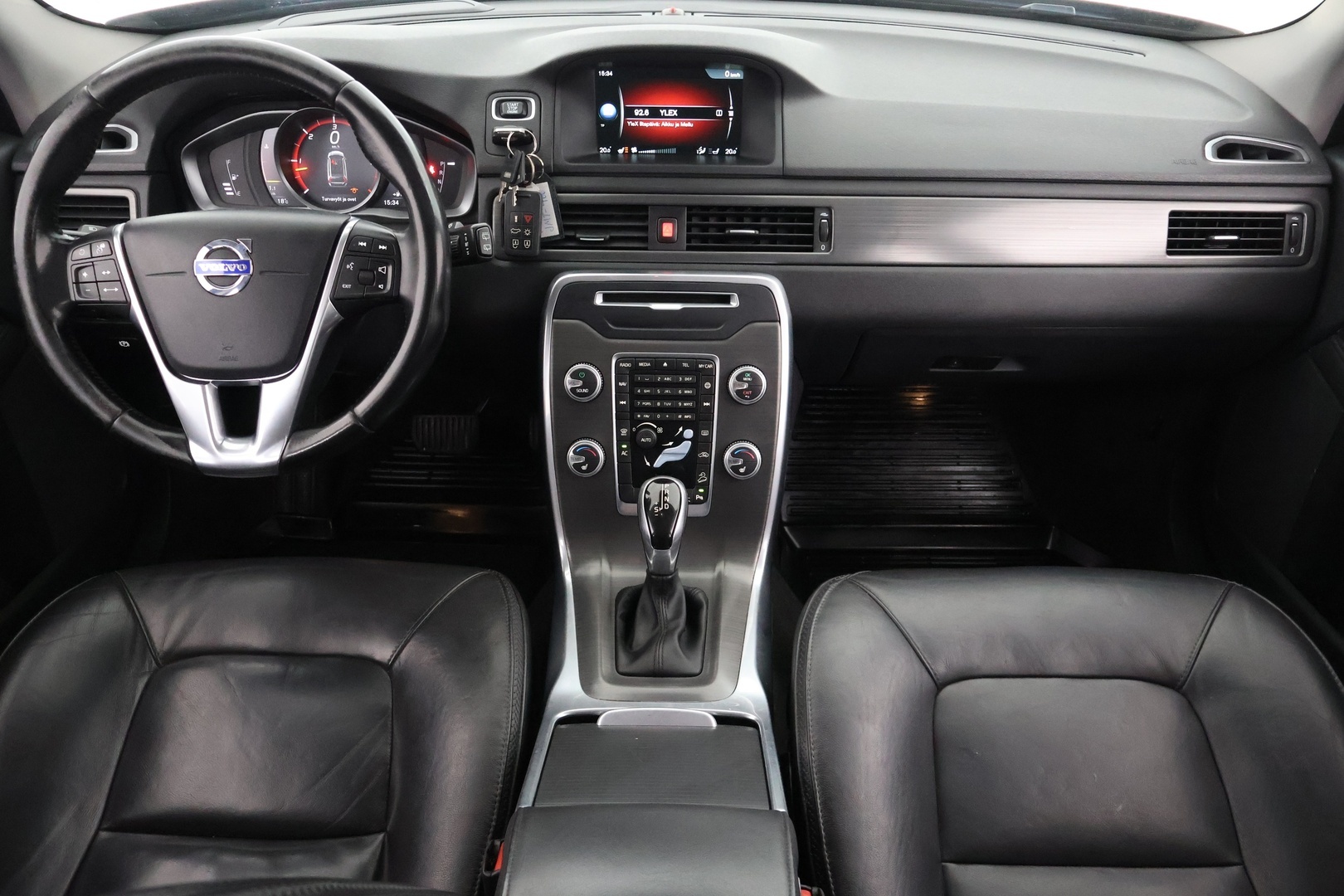 VOLVO XC70 2016