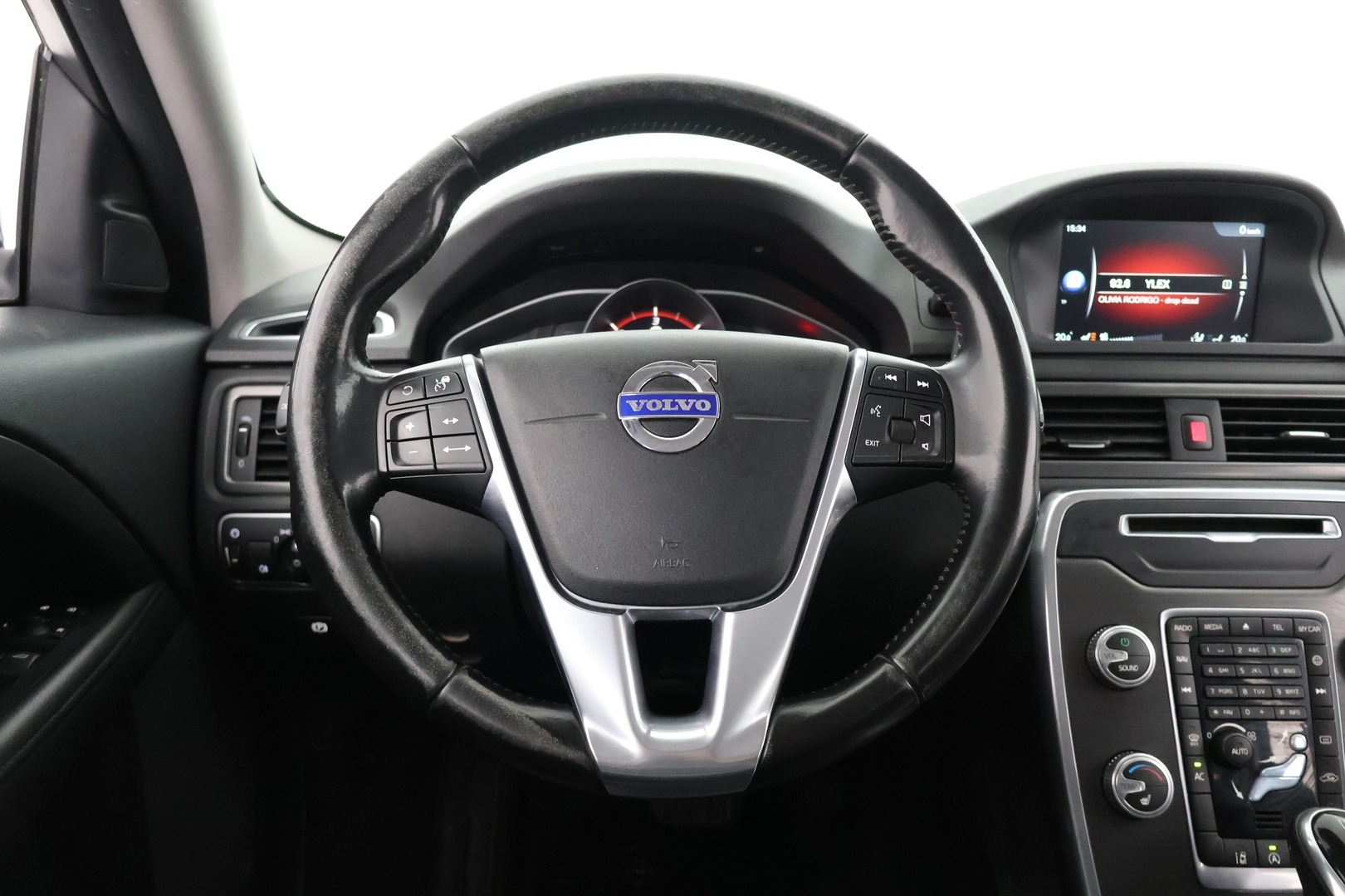 VOLVO XC70 2016