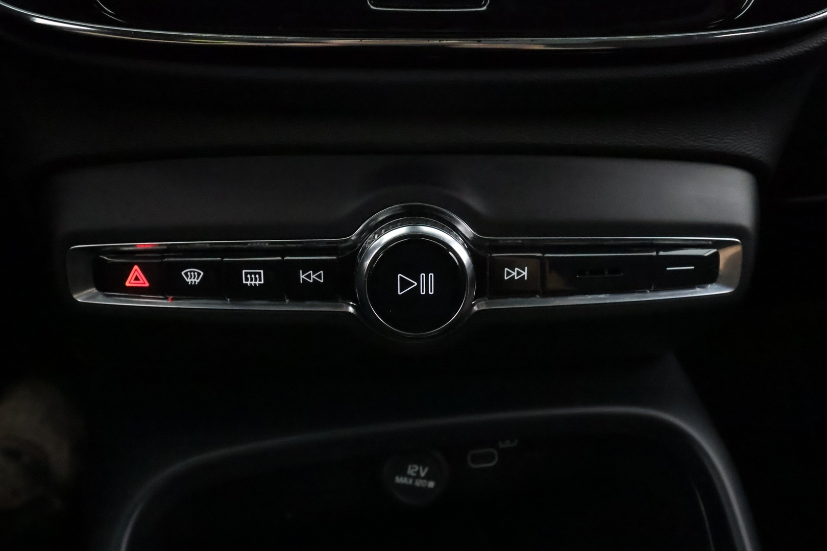 VOLVO C40 2023