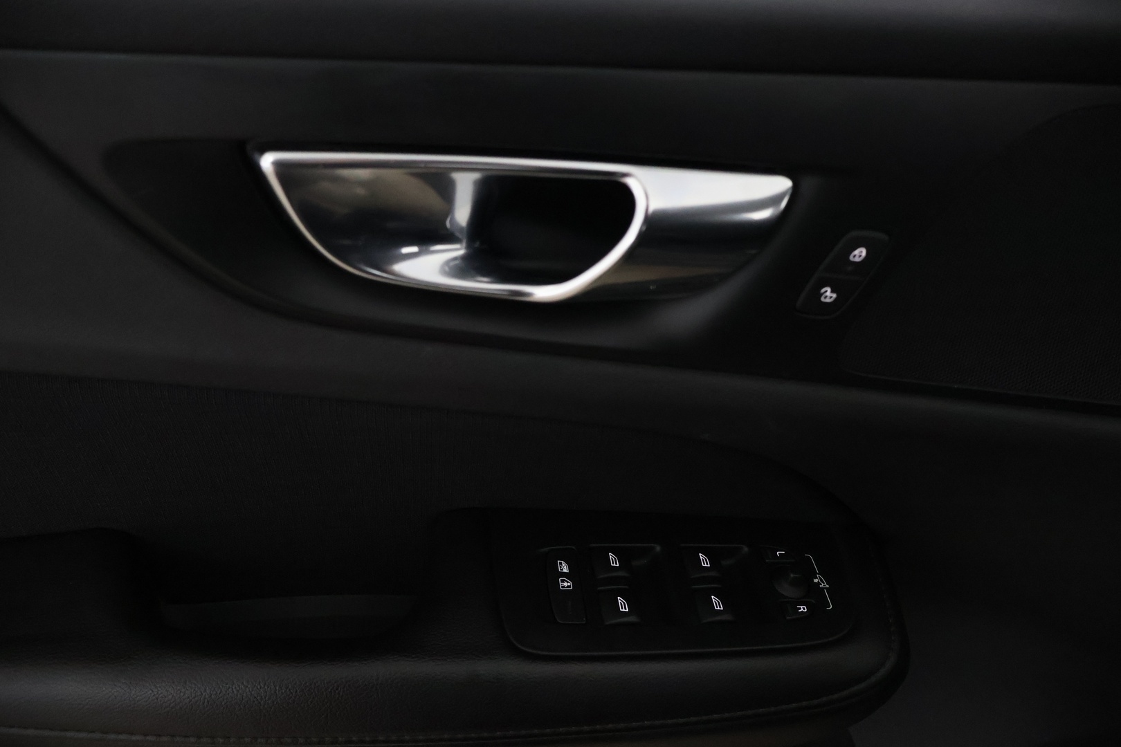 VOLVO V60 2020