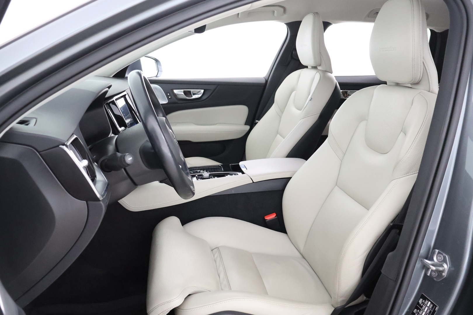 VOLVO V60 2020