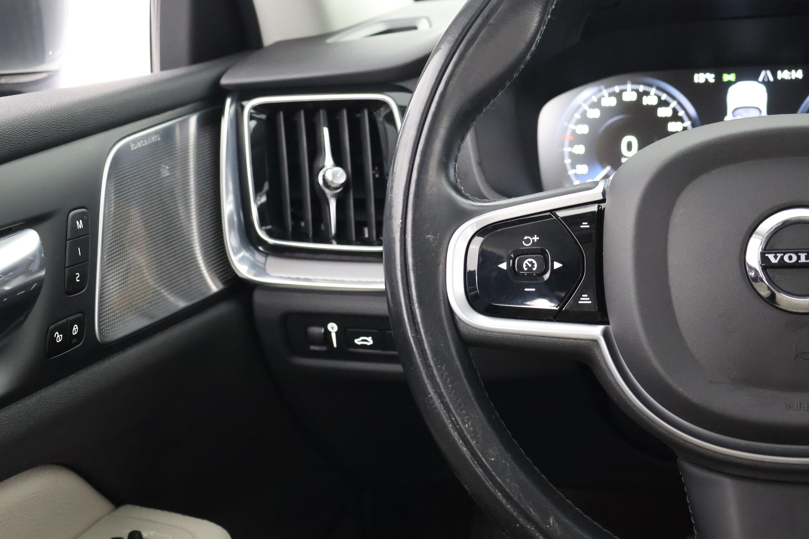 VOLVO V60 2020