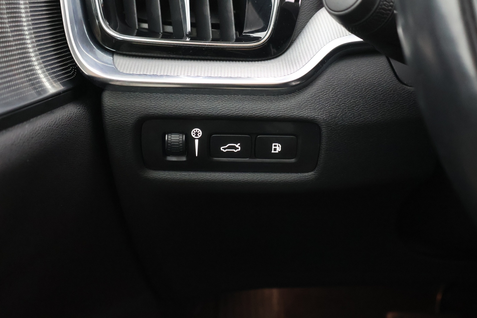VOLVO V60 2020