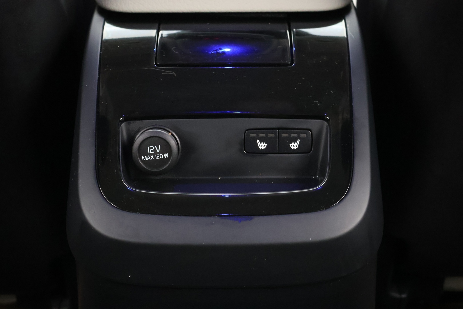 VOLVO V60 2020