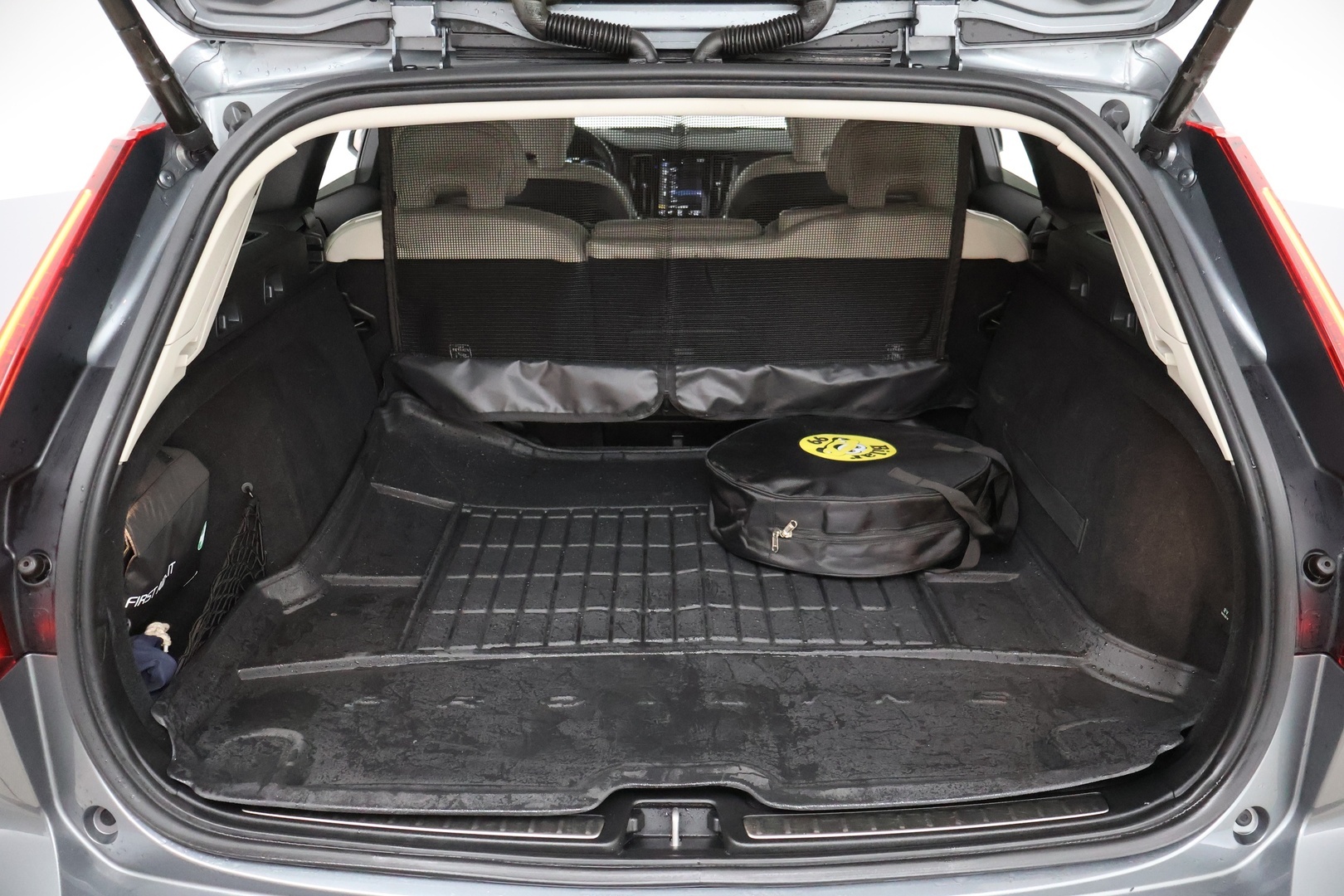 VOLVO V60 2020