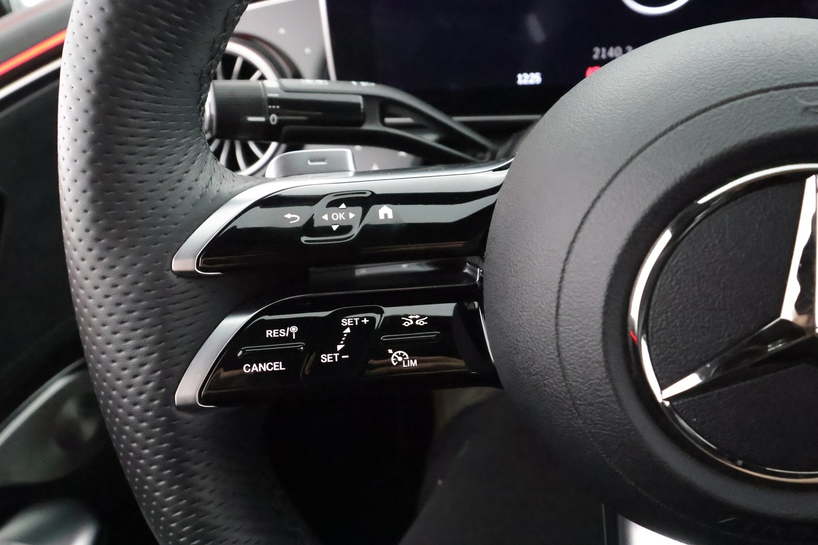 MERCEDES-BENZ EQE 2024