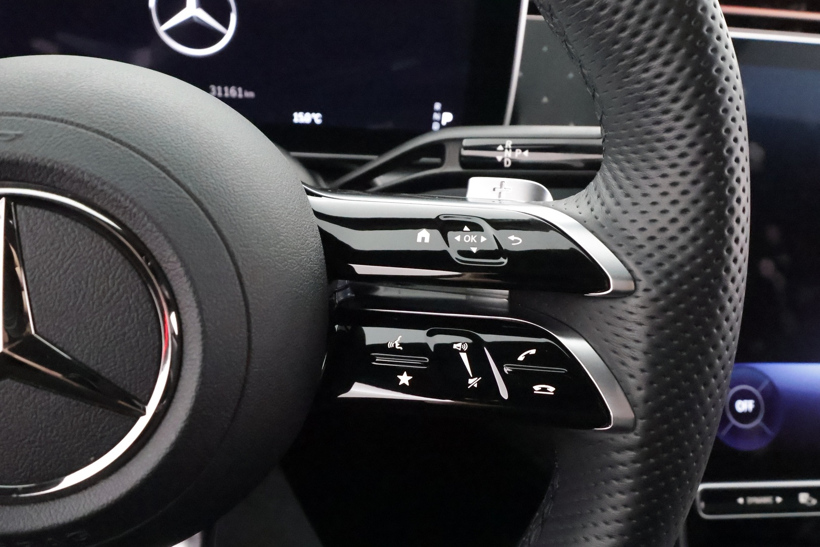 MERCEDES-BENZ EQE 2024