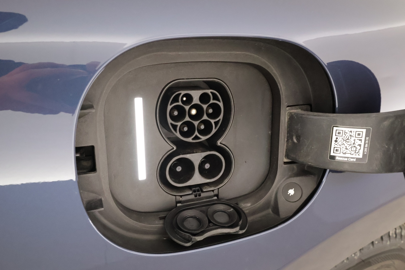 MERCEDES-BENZ EQE 2024