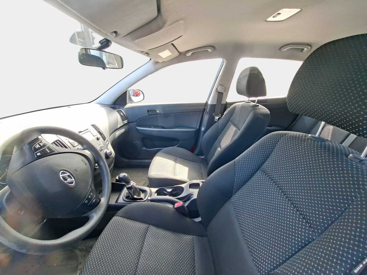 HYUNDAI i30 2011