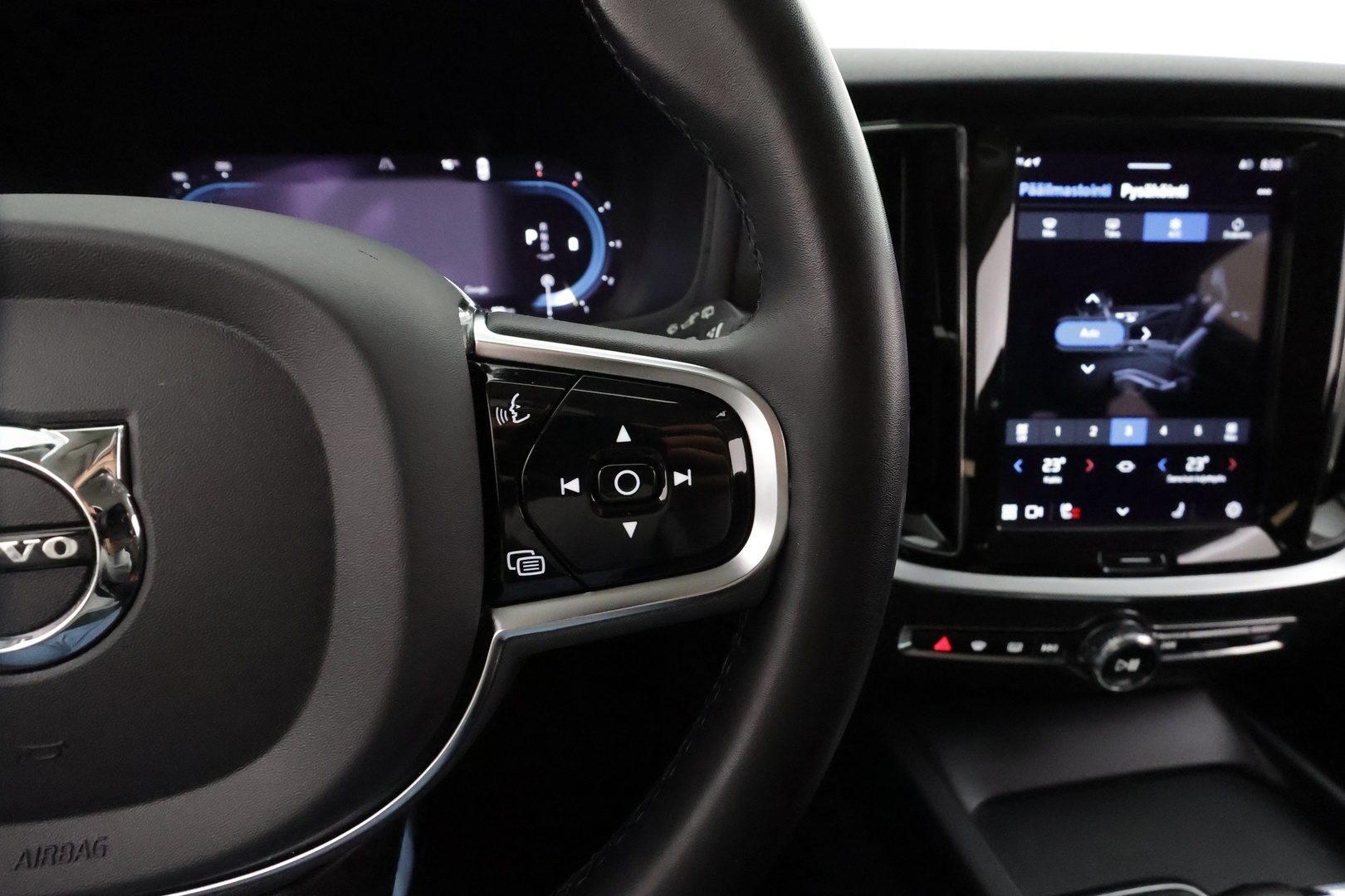 VOLVO V60 Cross Country 2023