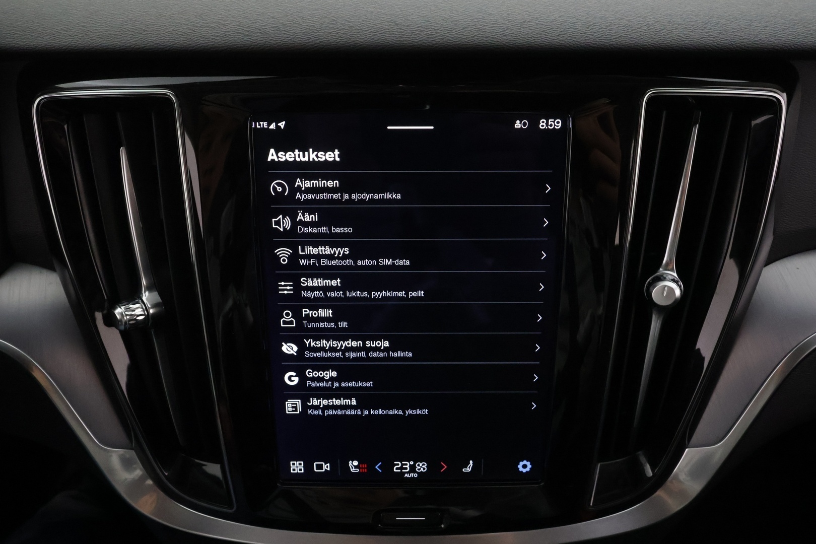 VOLVO V60 Cross Country 2023