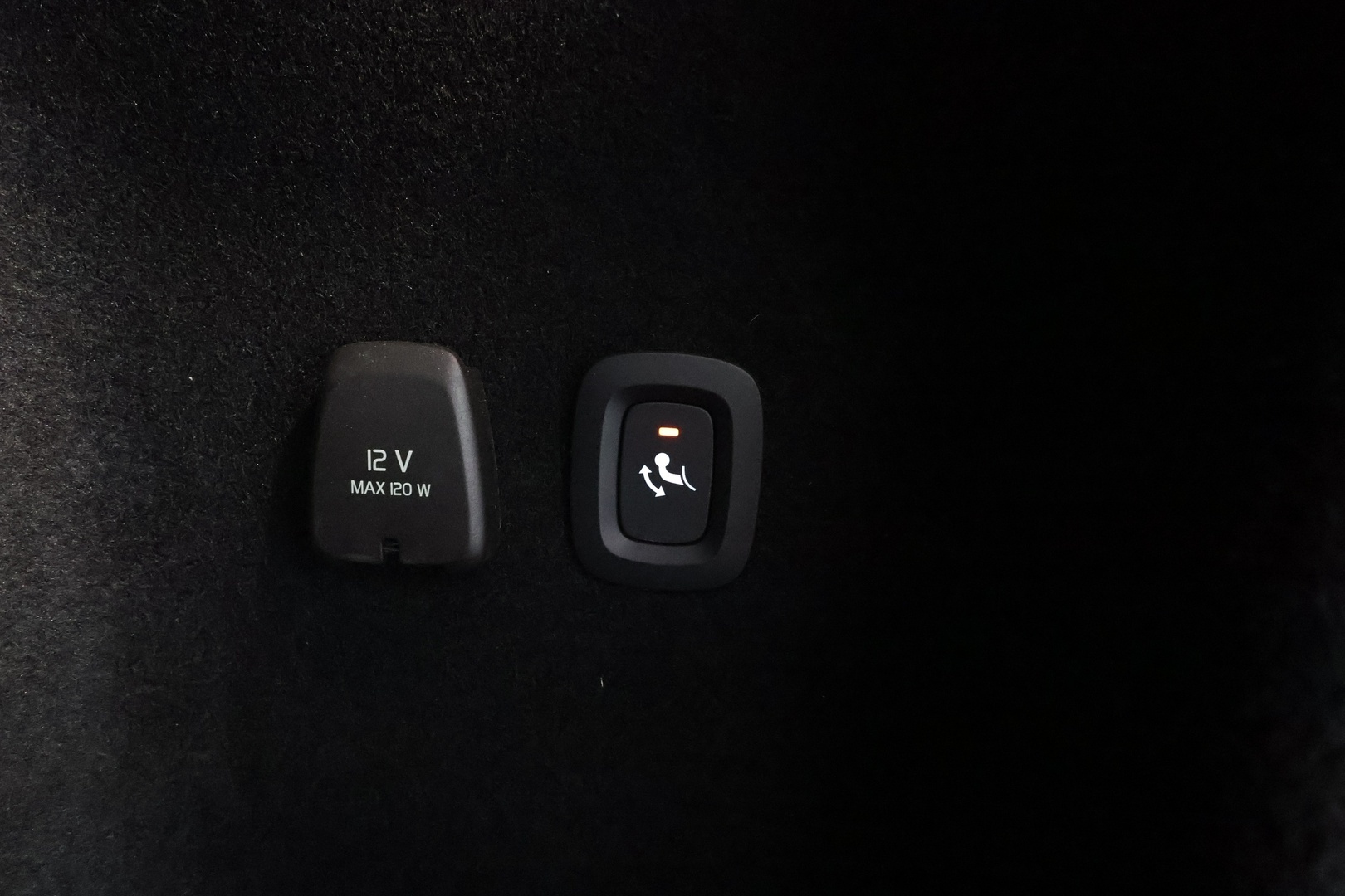 VOLVO V60 Cross Country 2023