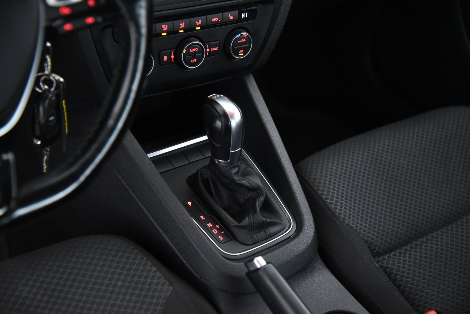 VOLKSWAGEN Jetta 2017