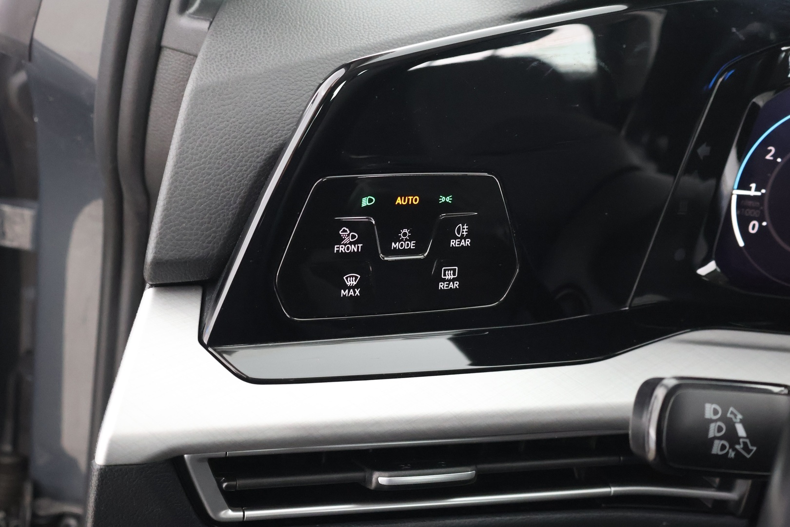 VOLKSWAGEN Golf 2021