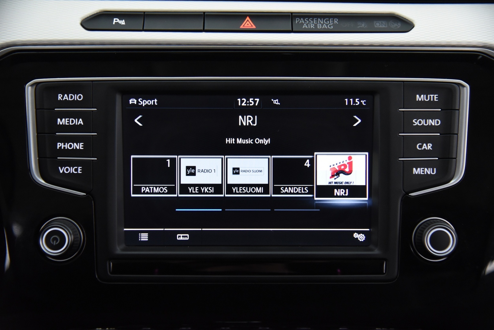 VOLKSWAGEN Passat 2016