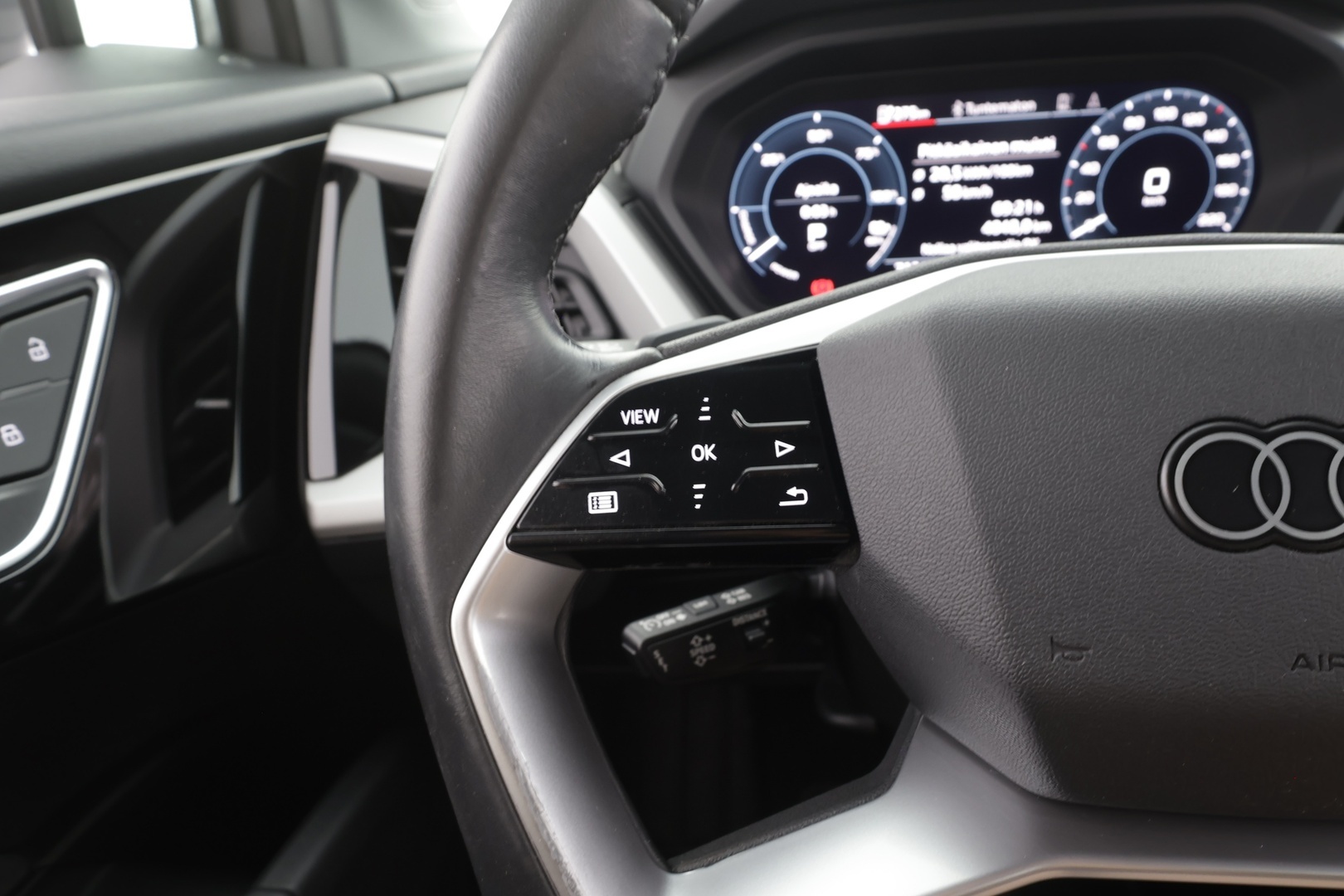 AUDI Q4 e-tron 2023