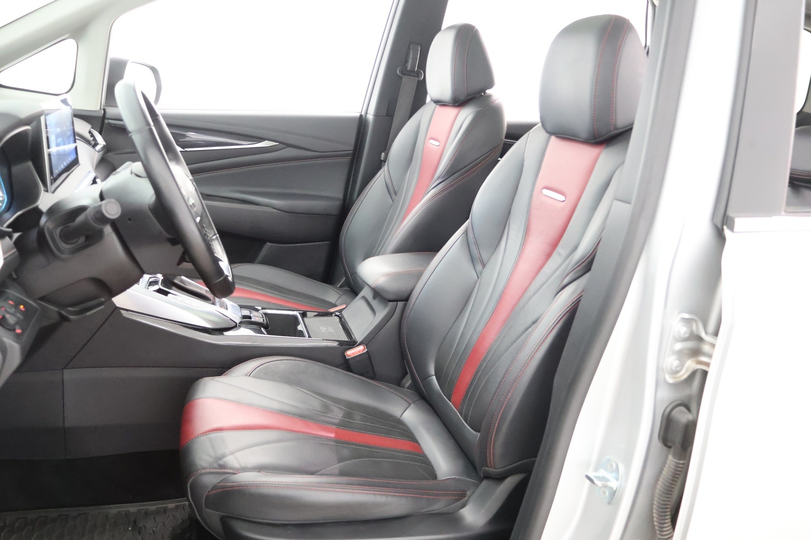 MAXUS Euniq 5 2021