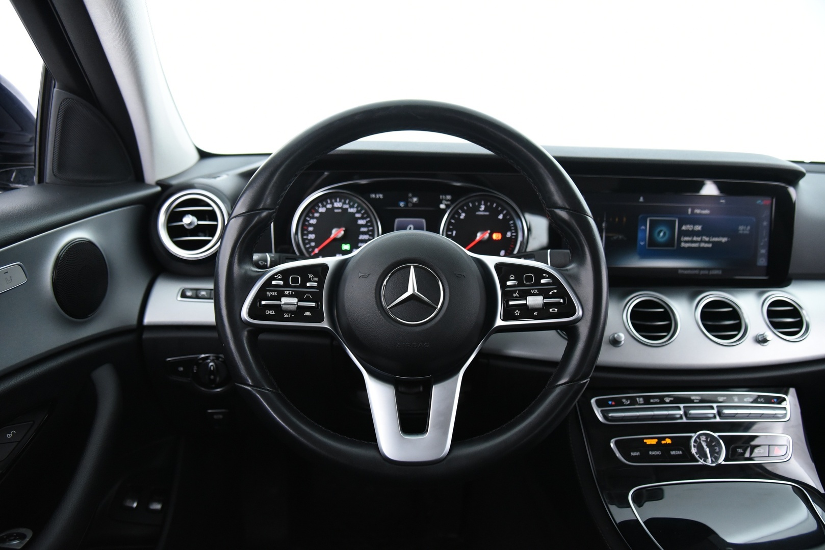 MERCEDES-BENZ E 2020