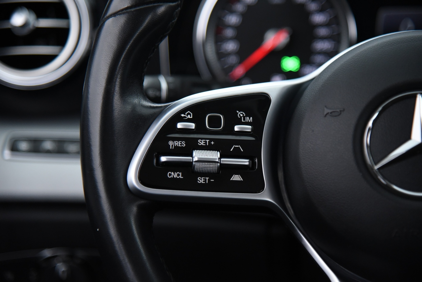 MERCEDES-BENZ E 2020