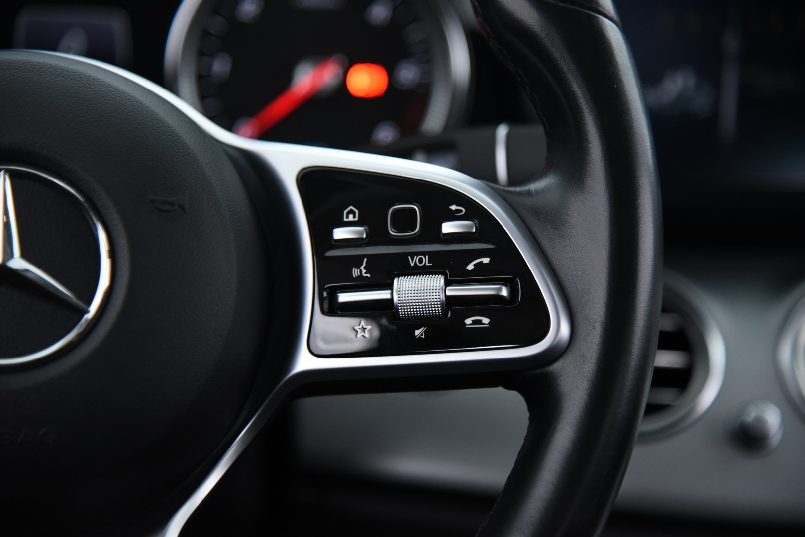 MERCEDES-BENZ E 2020