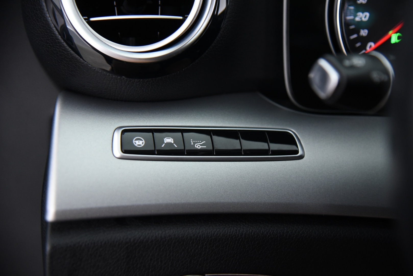 MERCEDES-BENZ E 2020