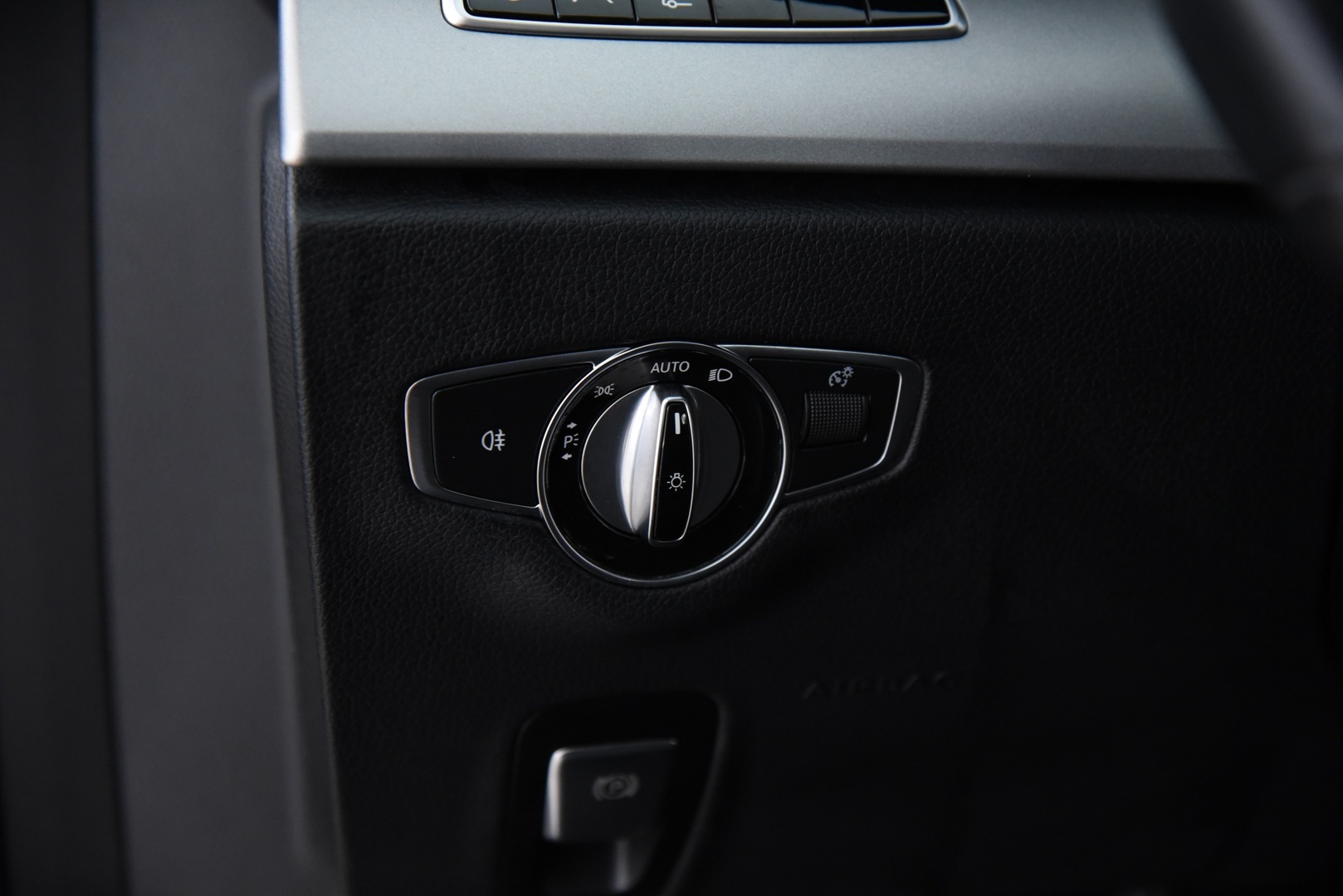 MERCEDES-BENZ E 2020