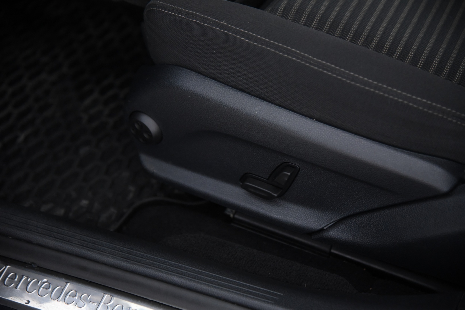 MERCEDES-BENZ E 2020