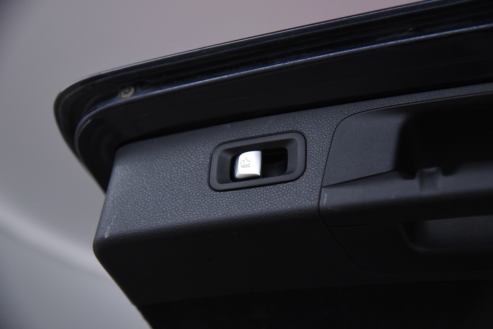 MERCEDES-BENZ E 2020