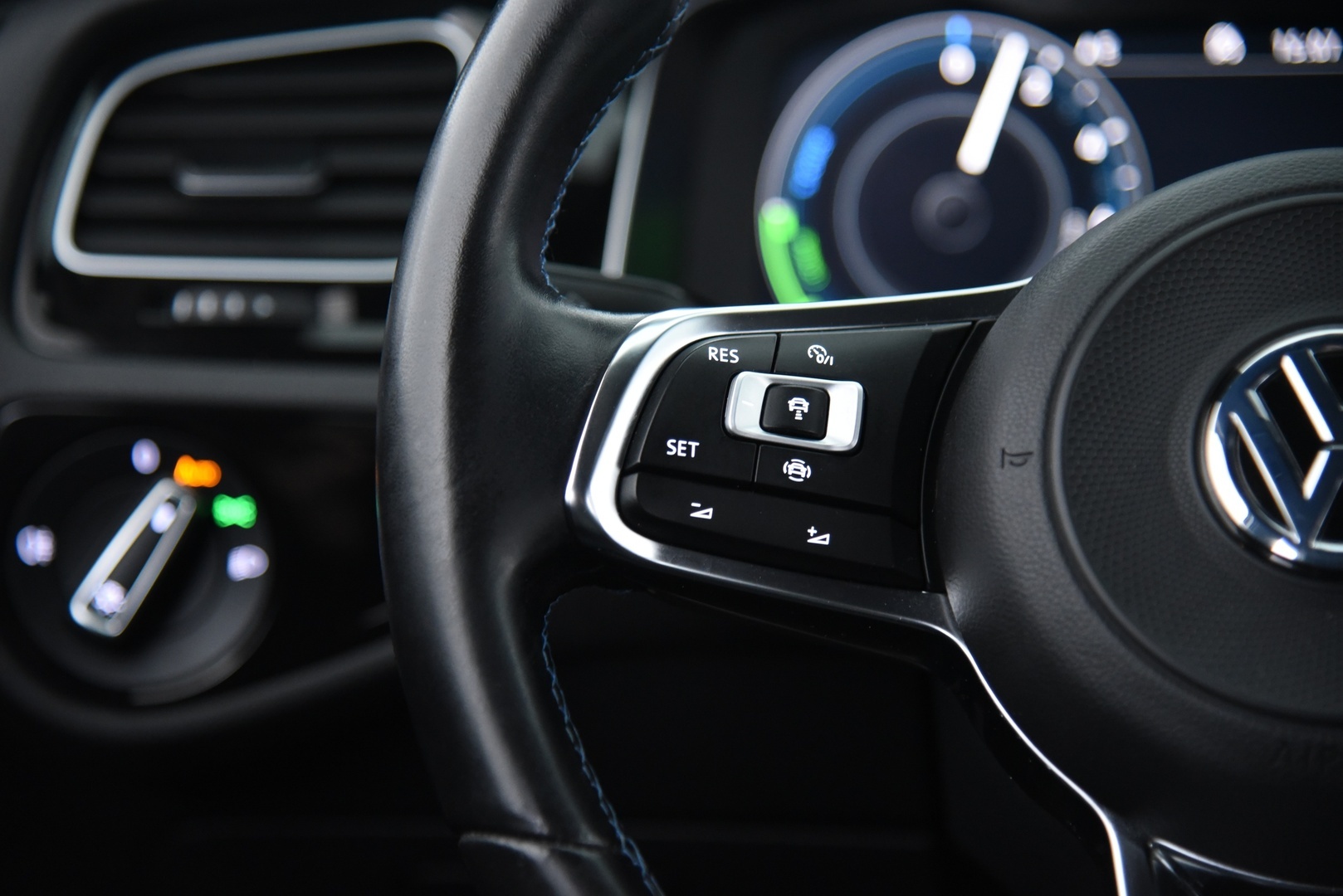 VOLKSWAGEN GOLF 2020