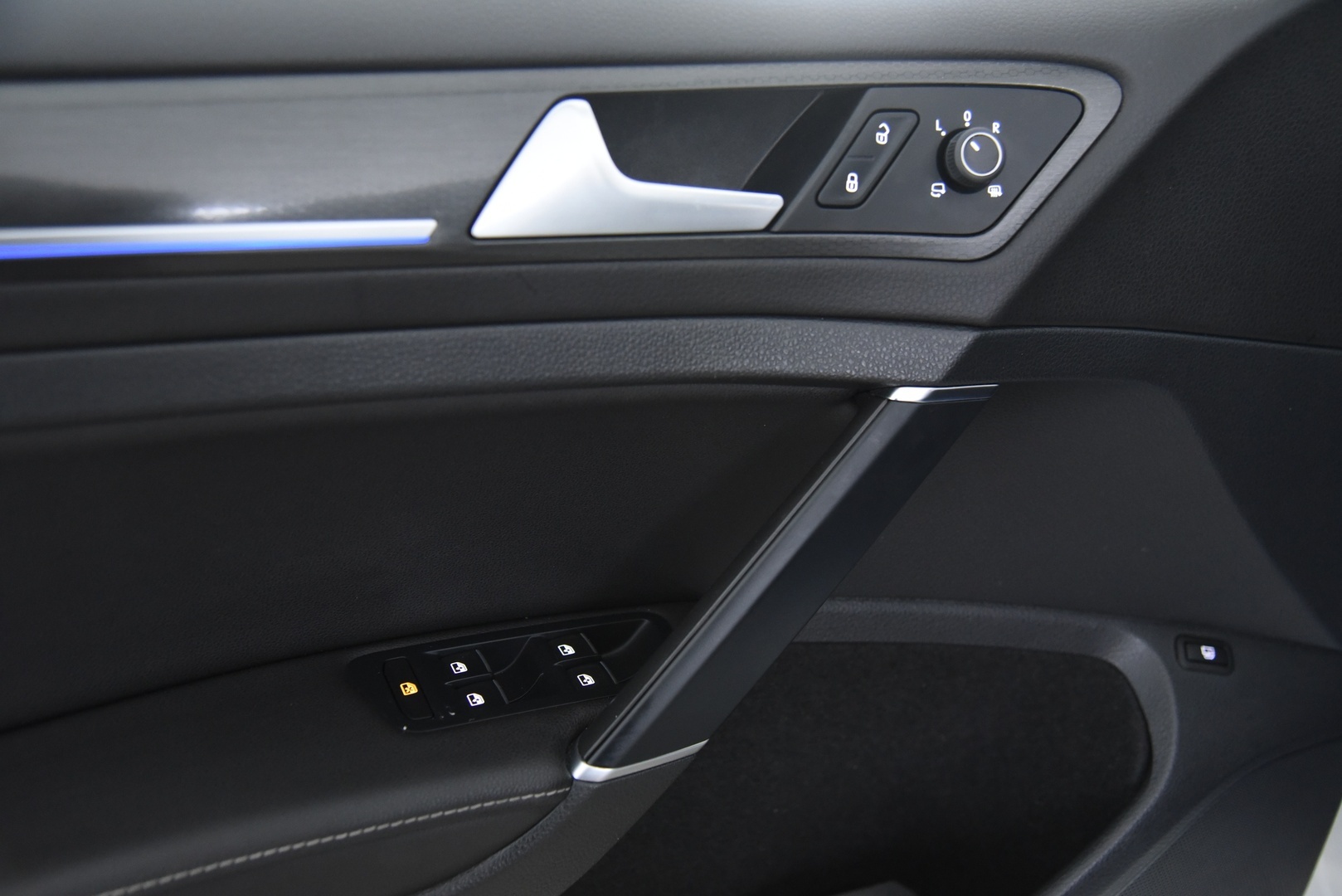 VOLKSWAGEN GOLF 2020