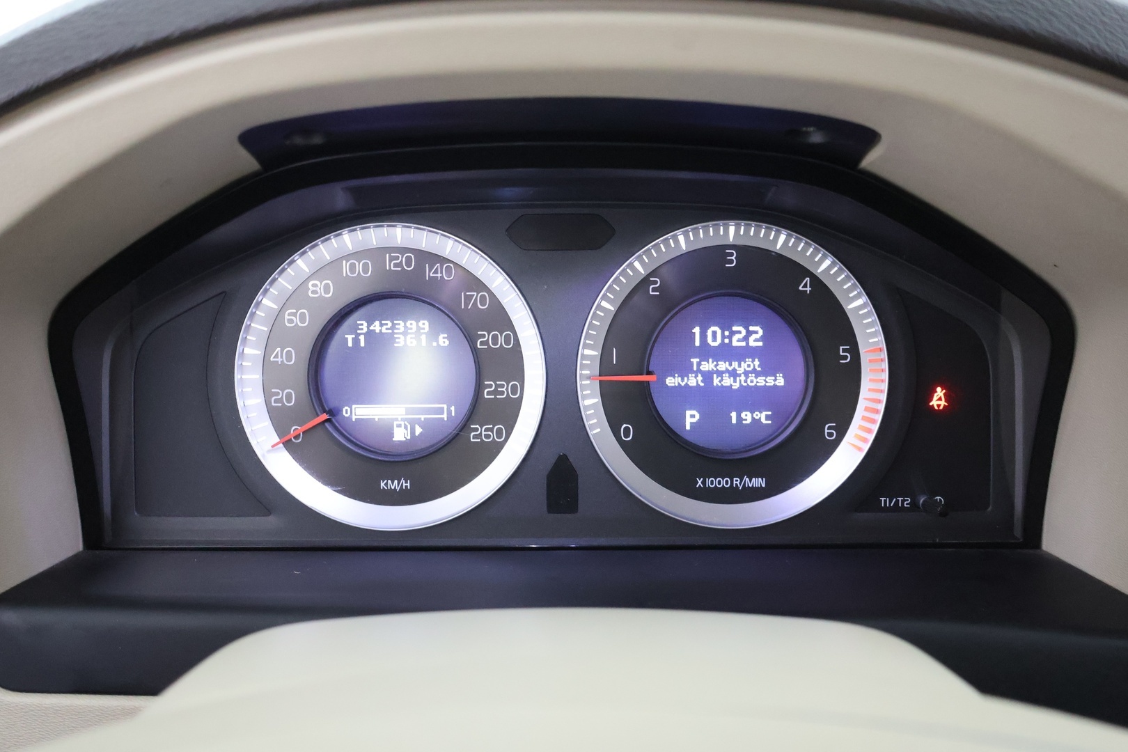 VOLVO XC70 2010