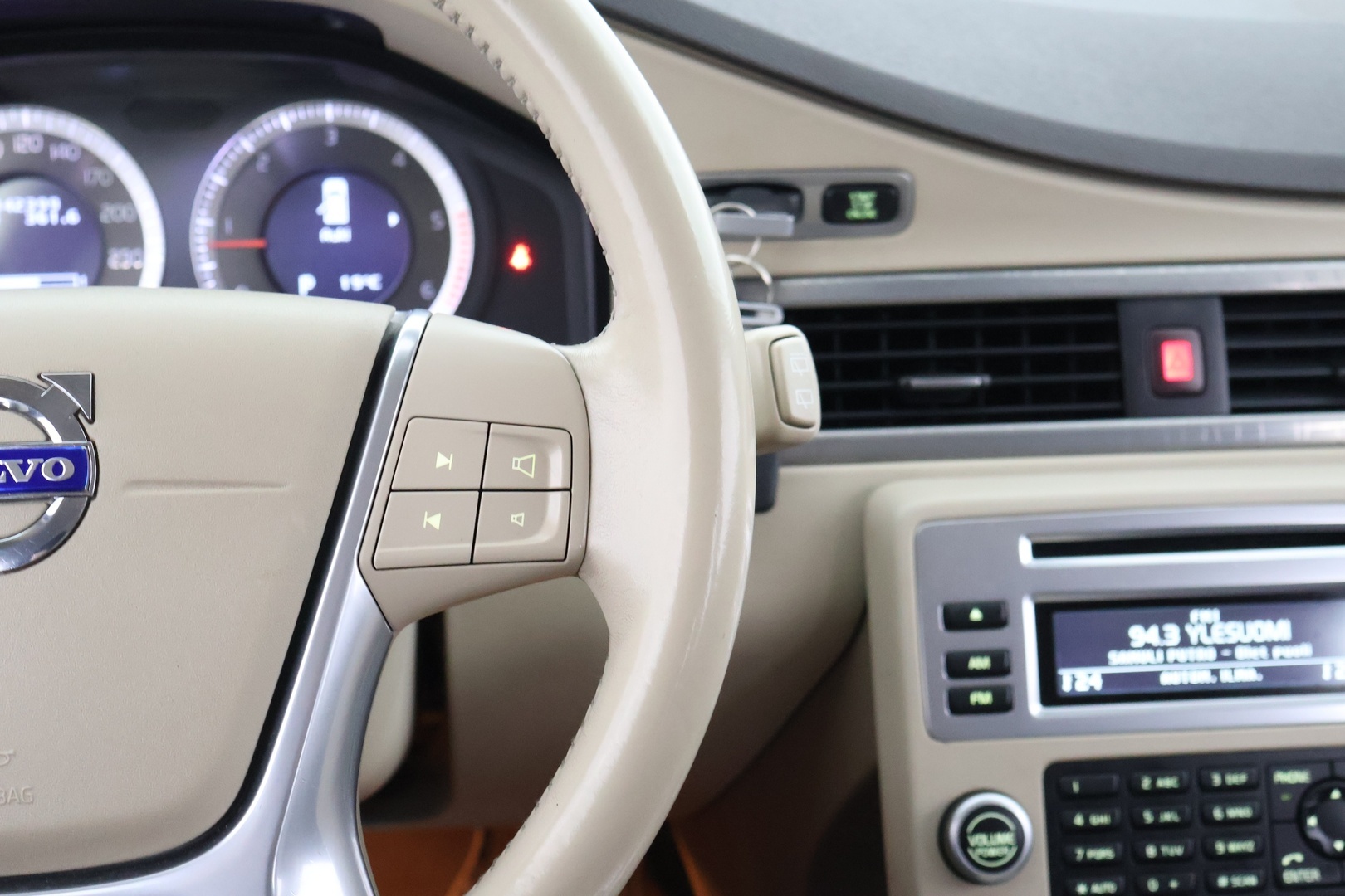 VOLVO XC70 2010