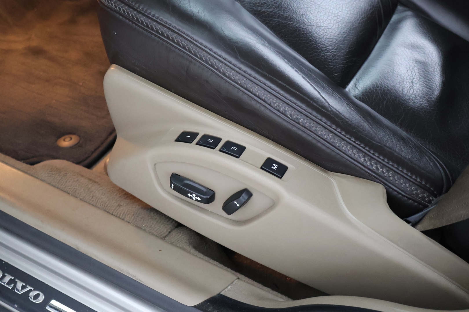 VOLVO XC70 2010