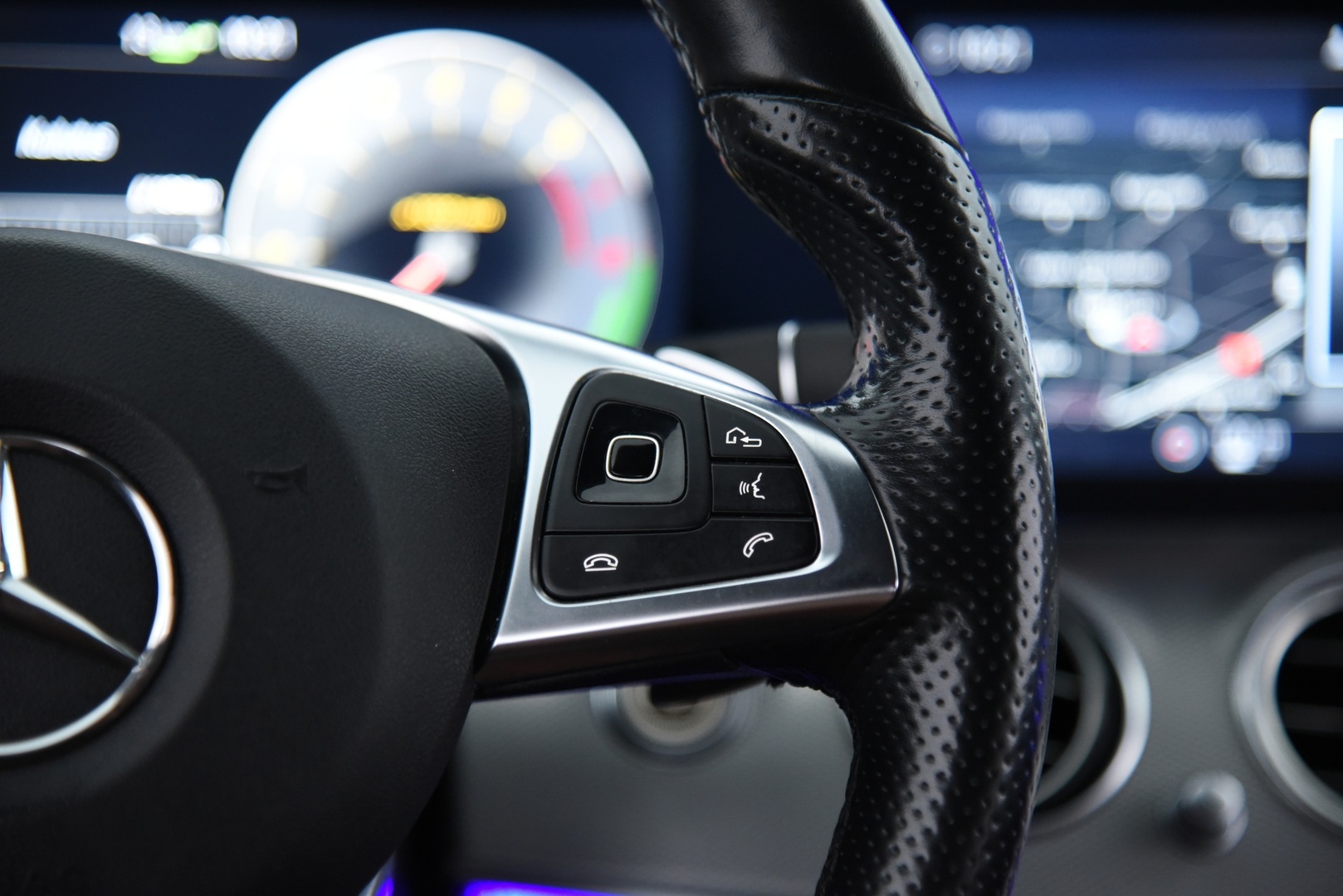 MERCEDES-BENZ E 2017